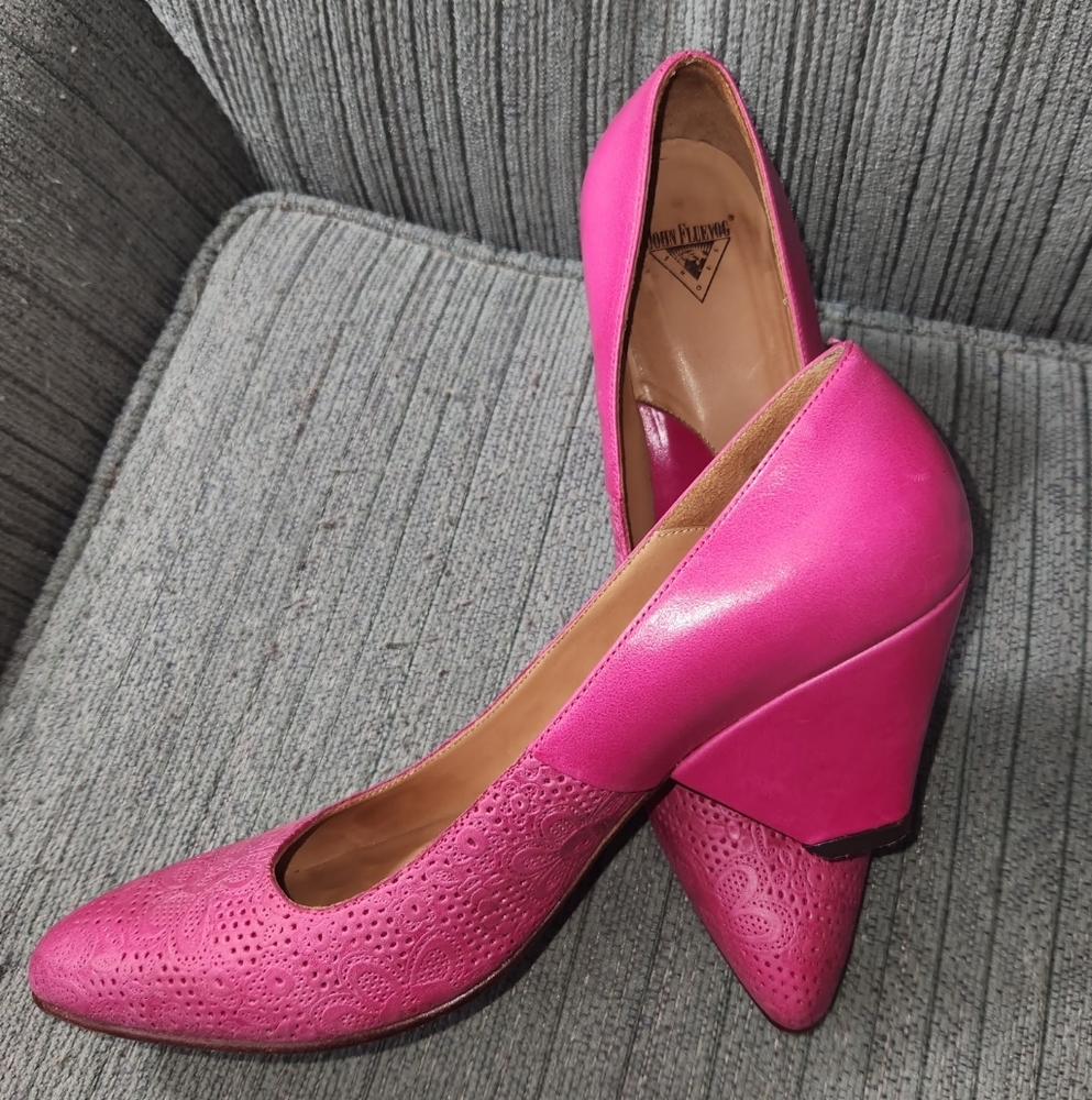 Fluevog Purpose Ambition Pumps - Picture 4 of 14